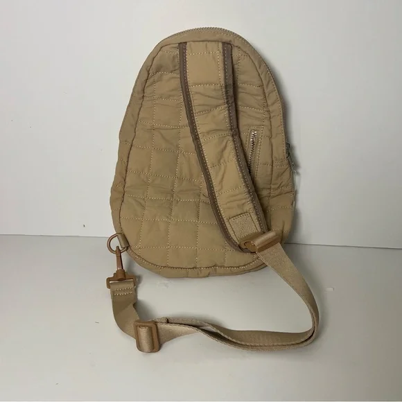 Tan Quilted Pickleball Puffer Sling Bag One Strap Shoulder Backpack - Picture 3 of 10
